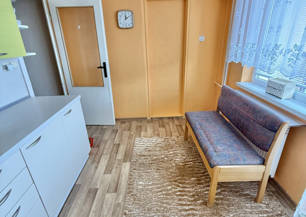 Byt 2+1 s loggiou centrum, Sp. Nová Ves