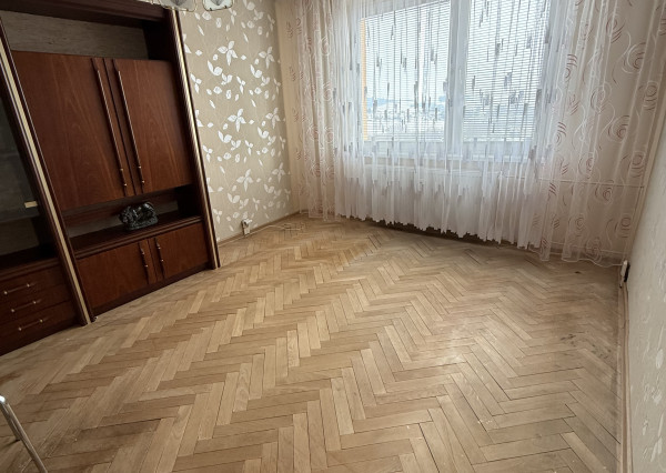 Byt 2+1 s loggiou centrum, Sp. Nová Ves