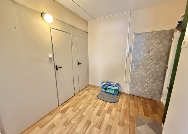 Byt 2+1 s loggiou centrum, Sp. Nová Ves