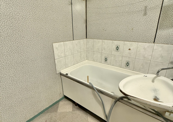 Byt 2+1 s loggiou centrum, Sp. Nová Ves