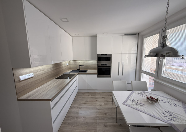 EXKLUZÍVNE NA PREDAJ – 2-IZBOVÝ BYT , KROMPACHY