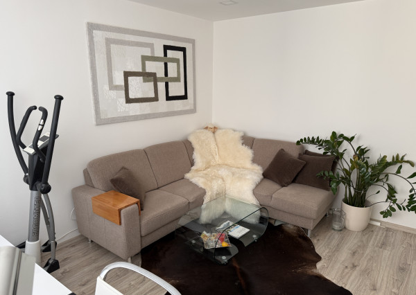 EXKLUZÍVNE NA PREDAJ – 2-IZBOVÝ BYT , KROMPACHY