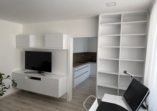 EXKLUZÍVNE NA PREDAJ – 2-IZBOVÝ BYT , KROMPACHY