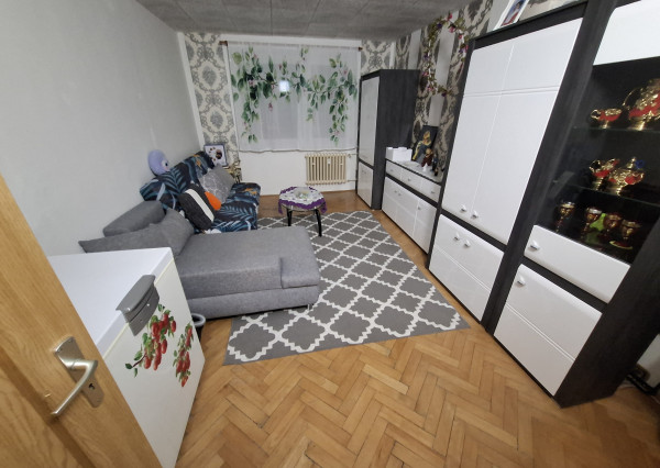 4-izbový byt, na sídlisku Tarča