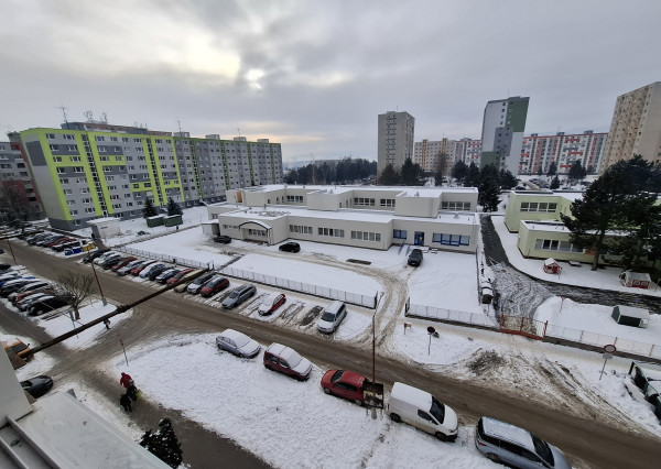 prerobený 3-izbový byt s loggiou na sídlisku Západ 1