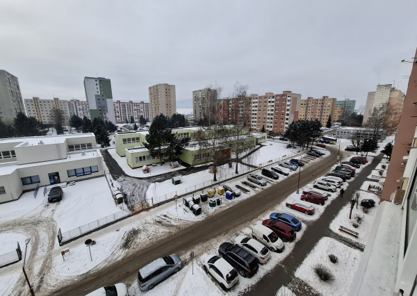 prerobený 3-izbový byt s loggiou na sídlisku Západ 1