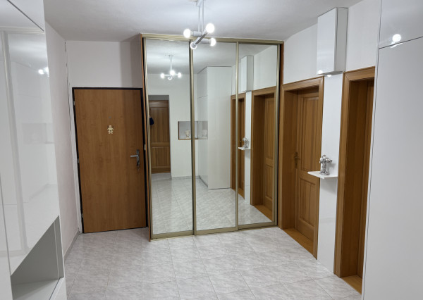 EXKLUZÍVNE: Zrekonštruovaný 4 iz. byt s loggiou, 83,7 m2,  Krompachy, blízko centra