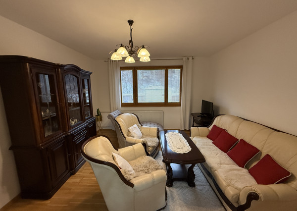 EXKLUZÍVNE: Zrekonštruovaný 4 iz. byt s loggiou, 83,7 m2,  Krompachy, blízko centra