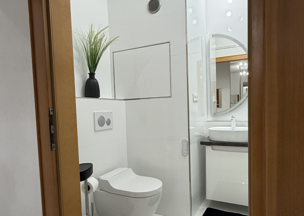 EXKLUZÍVNE: Zrekonštruovaný 4 iz. byt s loggiou, 83,7 m2,  Krompachy, blízko centra