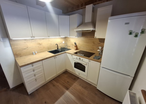 prerobená chata na celoročné bývanie v Poráčskej doline