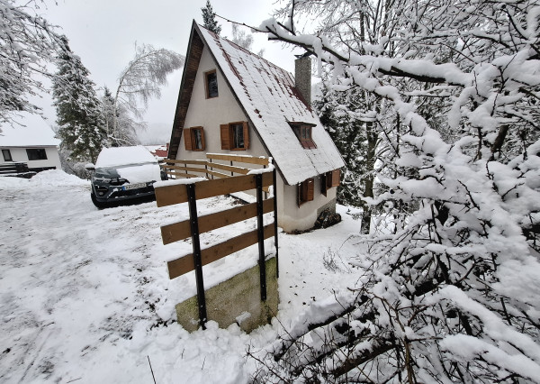 prerobená chata na celoročné bývanie v Poráčskej doline