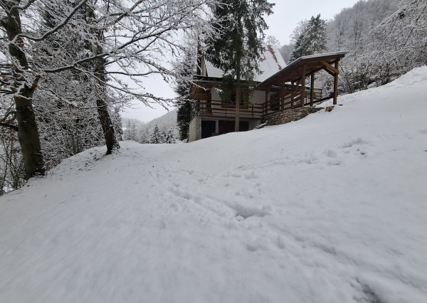 prerobená chata na celoročné bývanie v Poráčskej doline