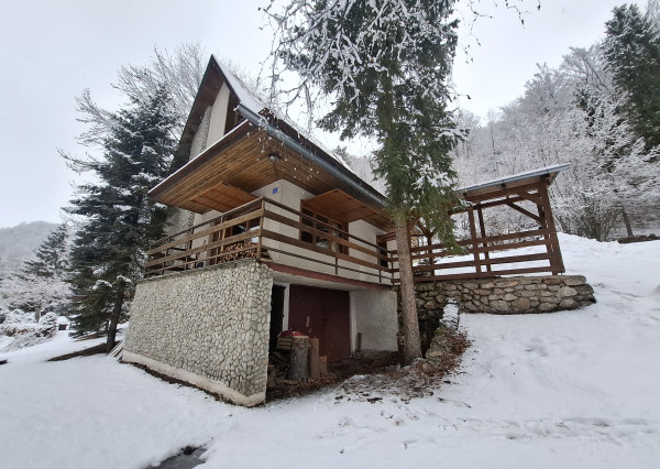 prerobená chata na celoročné bývanie v Poráčskej doline