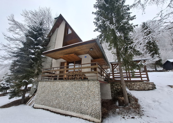 prerobená chata na celoročné bývanie v Poráčskej doline