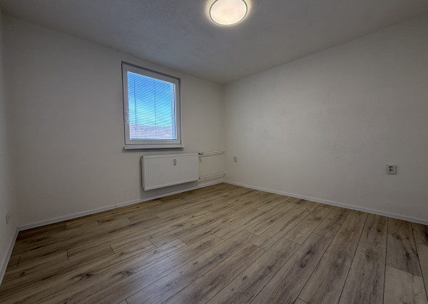 PRENÁJOM – 2-IZBOVÝ BYT S LOGGIOU, Hlavná 2 Krompachy