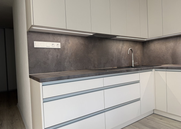 PRENÁJOM – 2-IZBOVÝ BYT S LOGGIOU, Hlavná 2 Krompachy