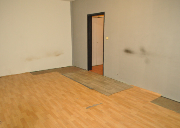 Byt 1+1 s dvoma loggiami, sídl. Mier, Sp. Nová Ves