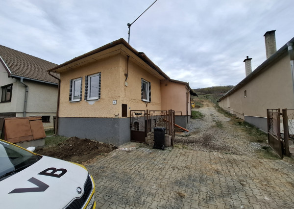 Rodinný dom s veľkým pozemkom – Arnutovce