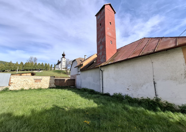 Podnikateľský objekt so strategickou polohou v obci Žehra