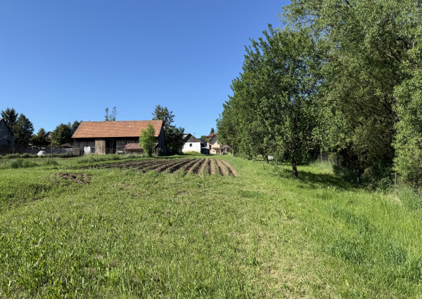 Rodinný dom s veľkým slnečným pozemkom v obci Bystrany.