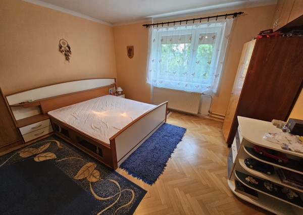 Priestranný rodinný dom s veľkým pozemkom, altánkom a garážou v obci Prakovce, okres Gelnica