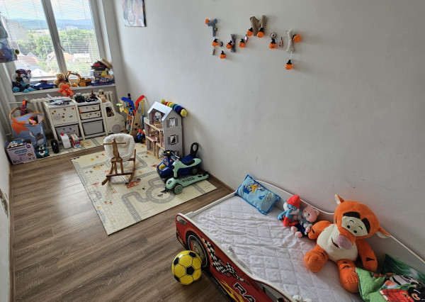 3-izbový byt s balkónom a krásnym výhľadom na sídlisku Východ v Spišskej Novej Vsi