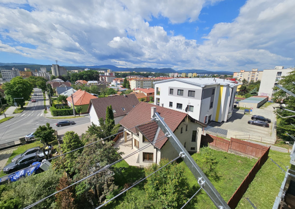 3-izbový byt s balkónom a krásnym výhľadom na sídlisku Východ v Spišskej Novej Vsi