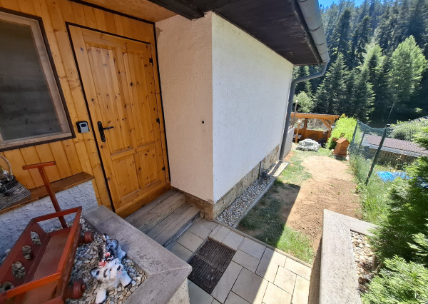 Záhrada s murovanou chatou a altánkom – Levoča