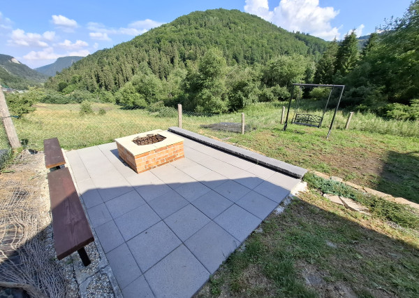 Veľkorysá chata s výnimočným súkromím v objatí prírody - fotografia 41