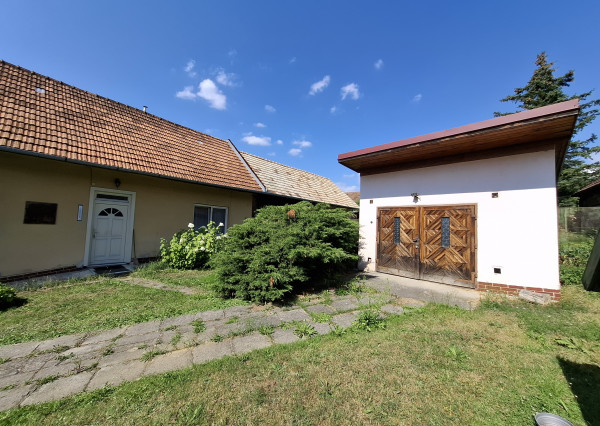 Rodinný dom s hospodárskym zázemím - Odorín