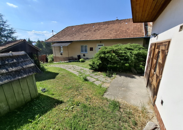 Rodinný dom s hospodárskym zázemím - Odorín