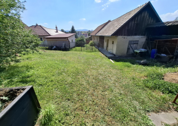 Rodinný dom s hospodárskym zázemím - Odorín