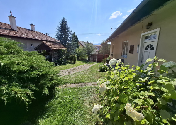 Rodinný dom s hospodárskym zázemím - Odorín