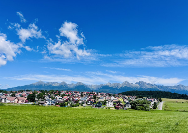 Rodinný dom v Štrbe s 3 samostatnými bytovými jednotkami, okres Poprad