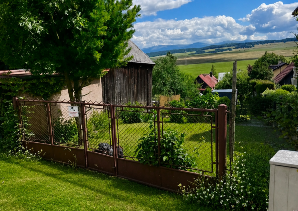 Rodinný dom v Štrbe s 3 samostatnými bytovými jednotkami, okres Poprad