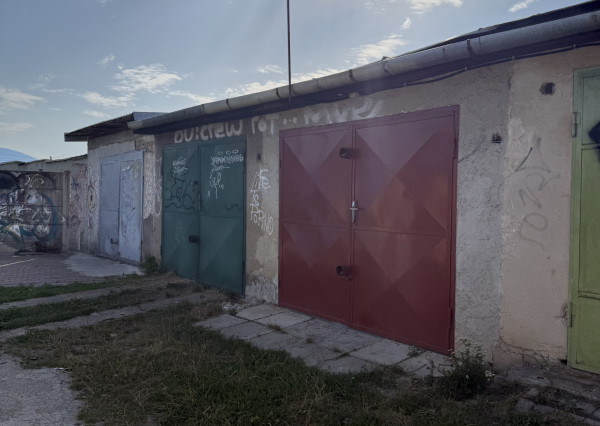 Garáž v blízkosti centra mesta Sp. Nová Ves