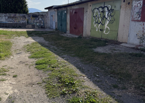 Garáž v blízkosti centra mesta Sp. Nová Ves - fotografia 2