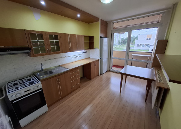 3-izbový byt s loggiou na sídlisku Západ 1, Strojnícka ulica