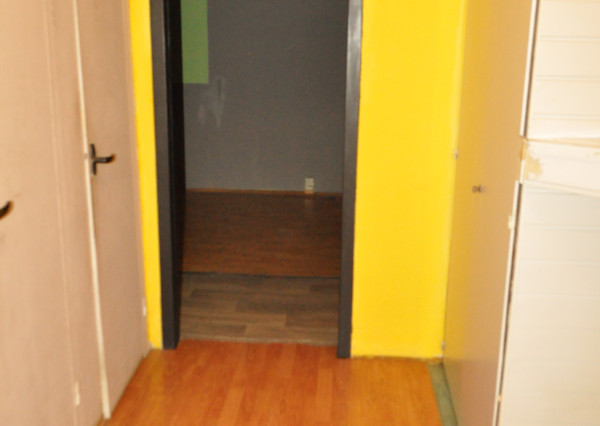 Byt 1+1 s dvoma loggiami, sídl. Mier, Sp. Nová Ves