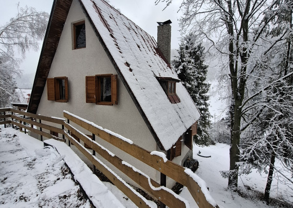 prerobená chata na celoročné bývanie v Poráčskej doline