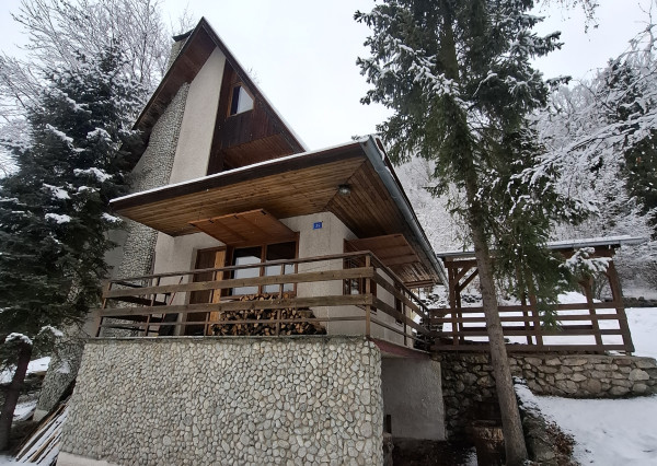 prerobená chata na celoročné bývanie v Poráčskej doline