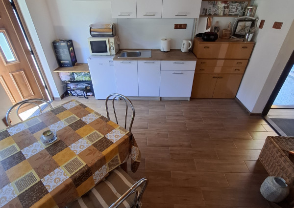 Záhrada s murovanou chatou a altánkom – Levoča