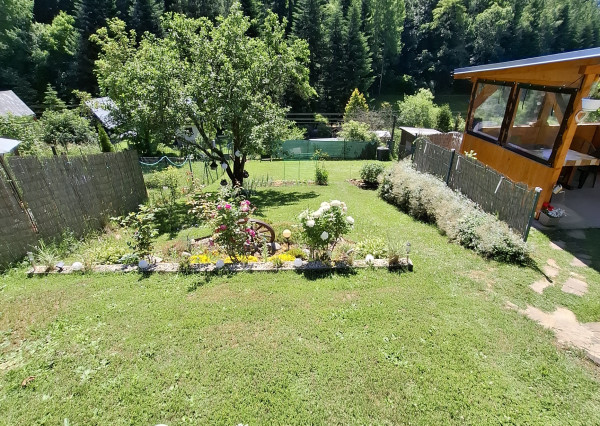 Záhrada s murovanou chatou a altánkom – Levoča