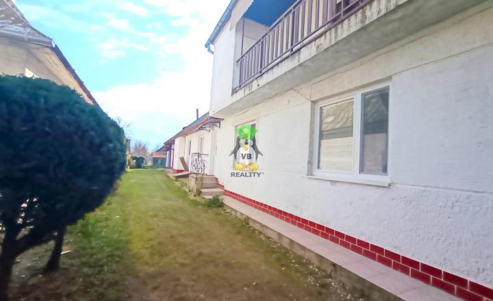 6- izbový rodinný dom 2164 m2, Záhor - fotografia 1