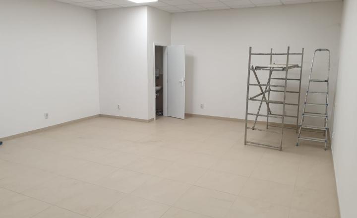 Prenájom obchodných priestorov v OC DRUŽBA na sídlisku Tarča, Spišská Nová Ves - fotografia 1