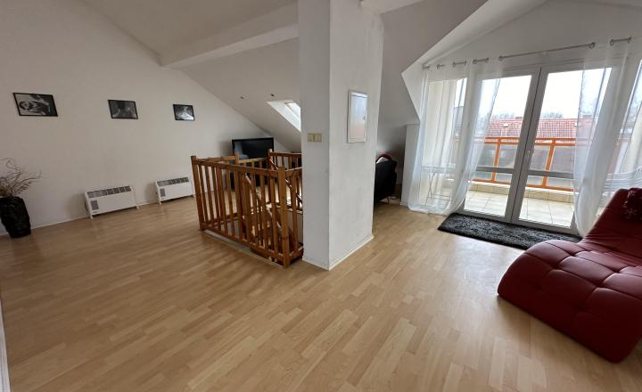 Mezonetový byt v centre mesta Sp. Nová Ves - fotografia 18