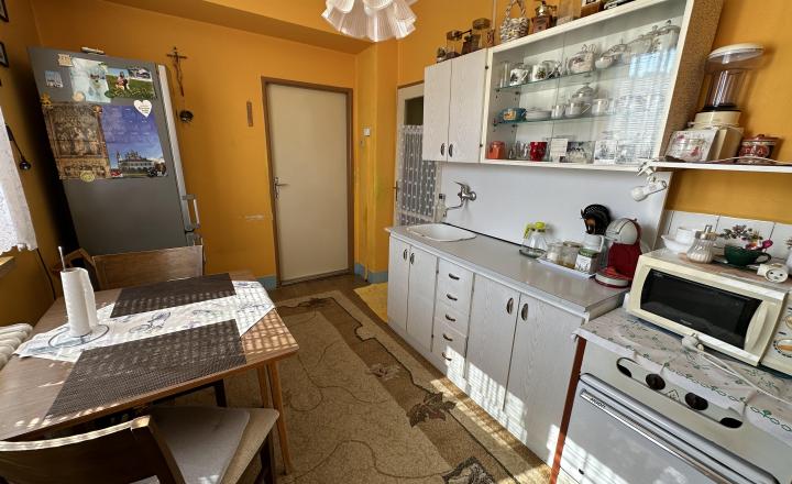 Byt 3+1 s balkónom a garážou Levoča - fotografia 5