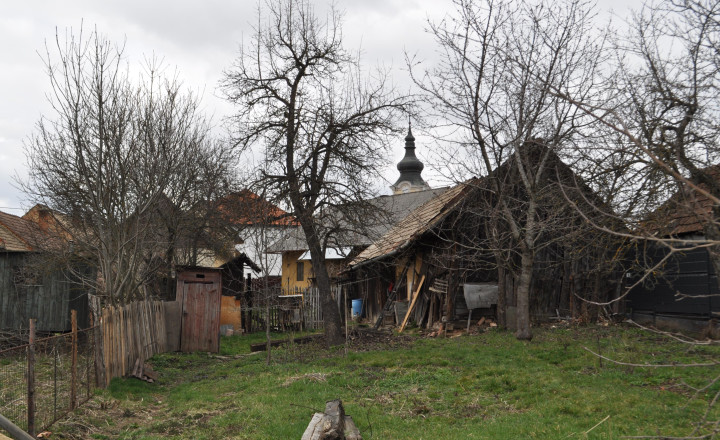 Pozemok so starším domom v obci Letanovce - fotografia 1