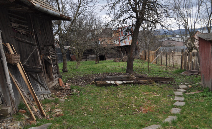 Pozemok so starším domom v obci Letanovce - fotografia 4