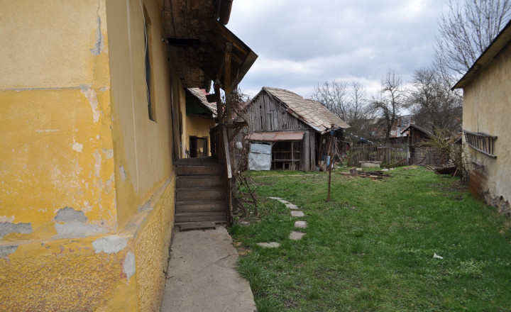Pozemok so starším domom v obci Letanovce - fotografia 6